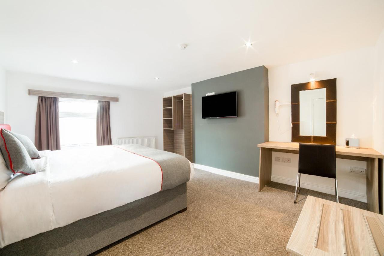 The Connaught 3*